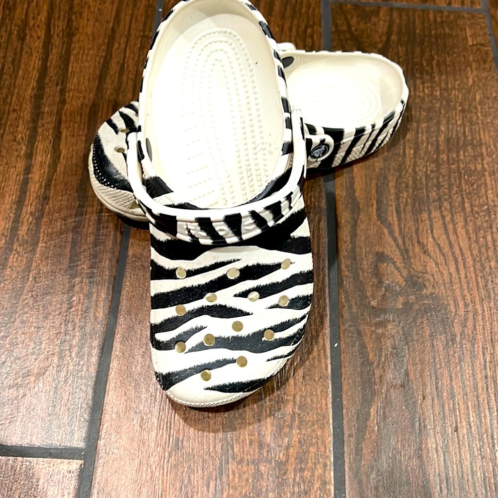 Size 9 womens zebra crocs